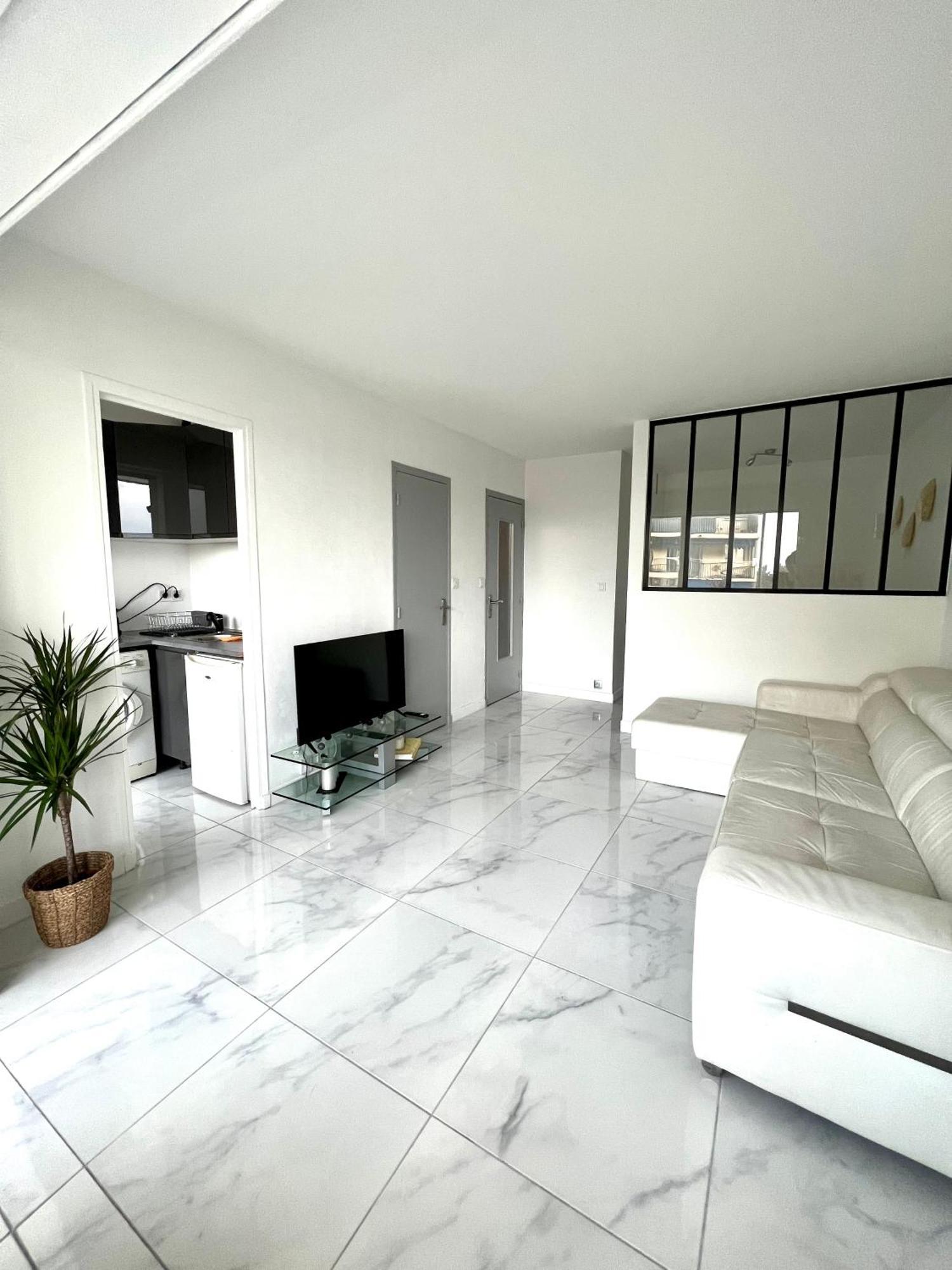 Studio 4 Couchages A 12 Min De La Plage A Pied Avec Wifi, Le Parking Est En Option أنتيب المظهر الخارجي الصورة
