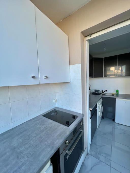 Studio 4 Couchages A 12 Min De La Plage A Pied Avec Wifi, Le Parking Est En Option أنتيب المظهر الخارجي الصورة